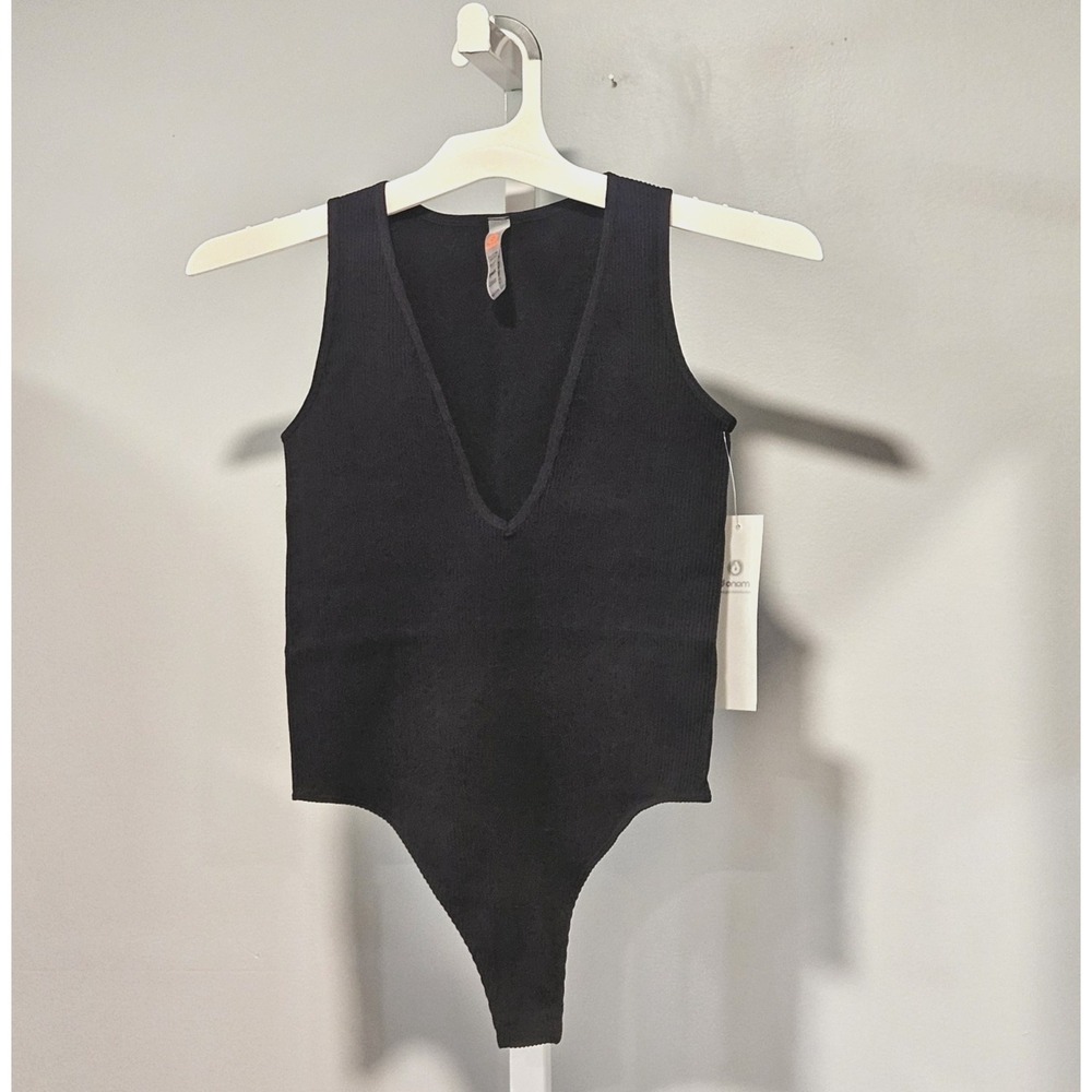 NWT Mono B Bodysuit Size M Black Deep V-Neck Ribbed Snap Closure